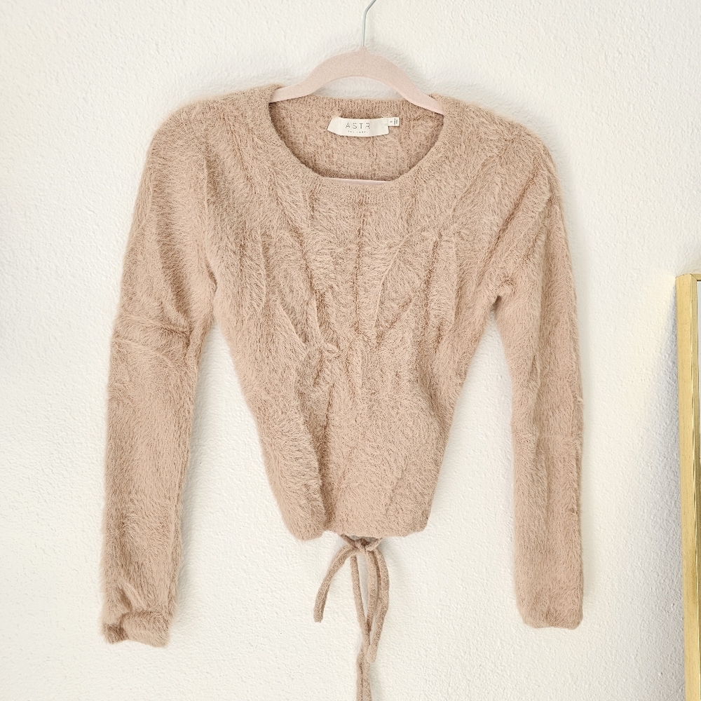 ASTR The Label Cozy Open Back 100% Nylon Sweater Top Defected Rip